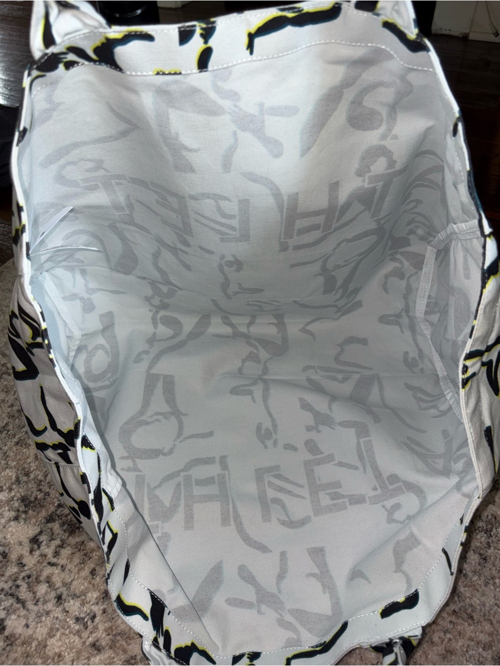Athleta White Tote with Black & Yellow Abstract Print - Picture 5 of 6